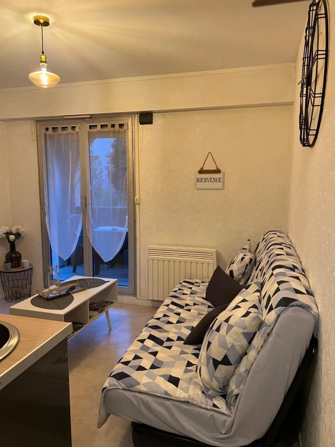 Joli Studio Avec Parking Prive Moulins  Kültér fotó