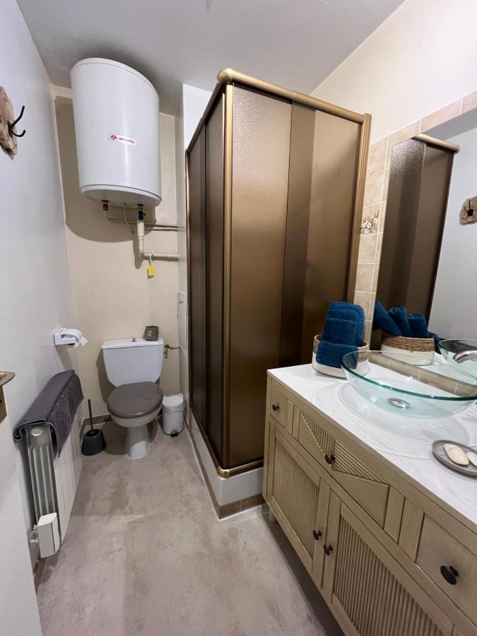 Joli Studio Avec Parking Prive Moulins  Kültér fotó